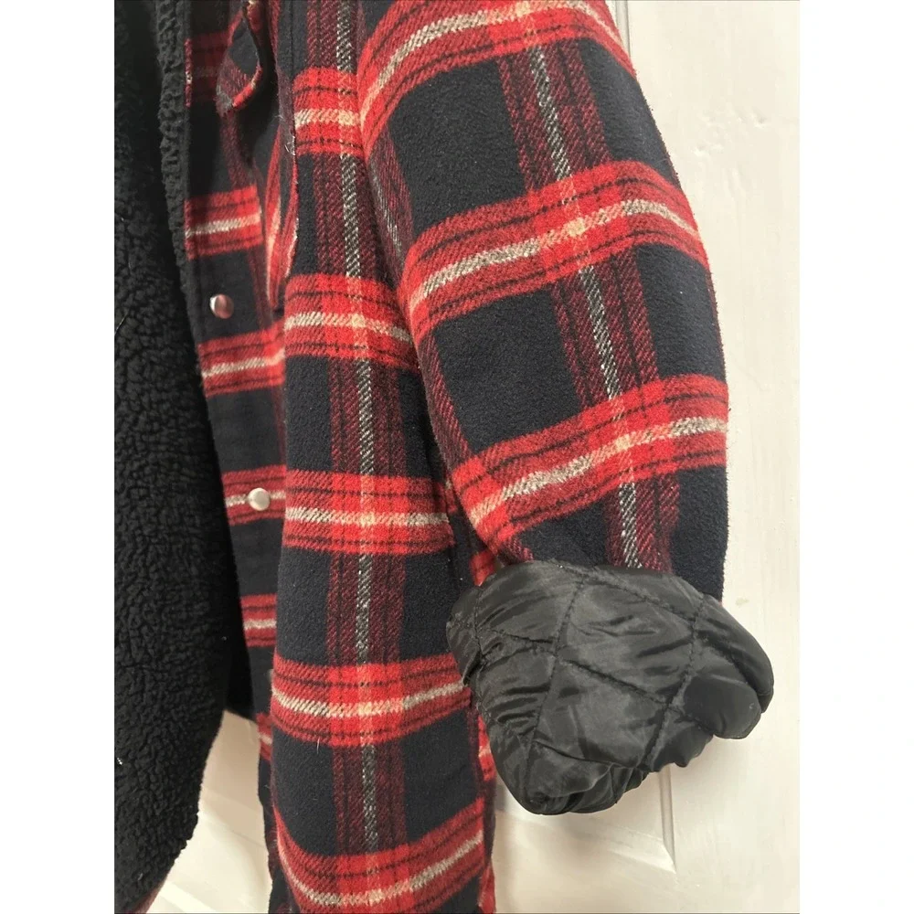 FOREVER 21 Sherpa Lined Plaid Shirt Jacket Outerwear Red Black Plaid Size Large - Picture 11 of 11